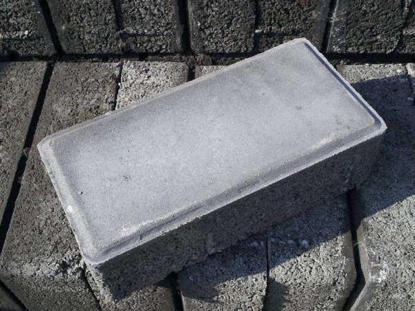 天津水泥砖在雨季有什么施工技巧吗？